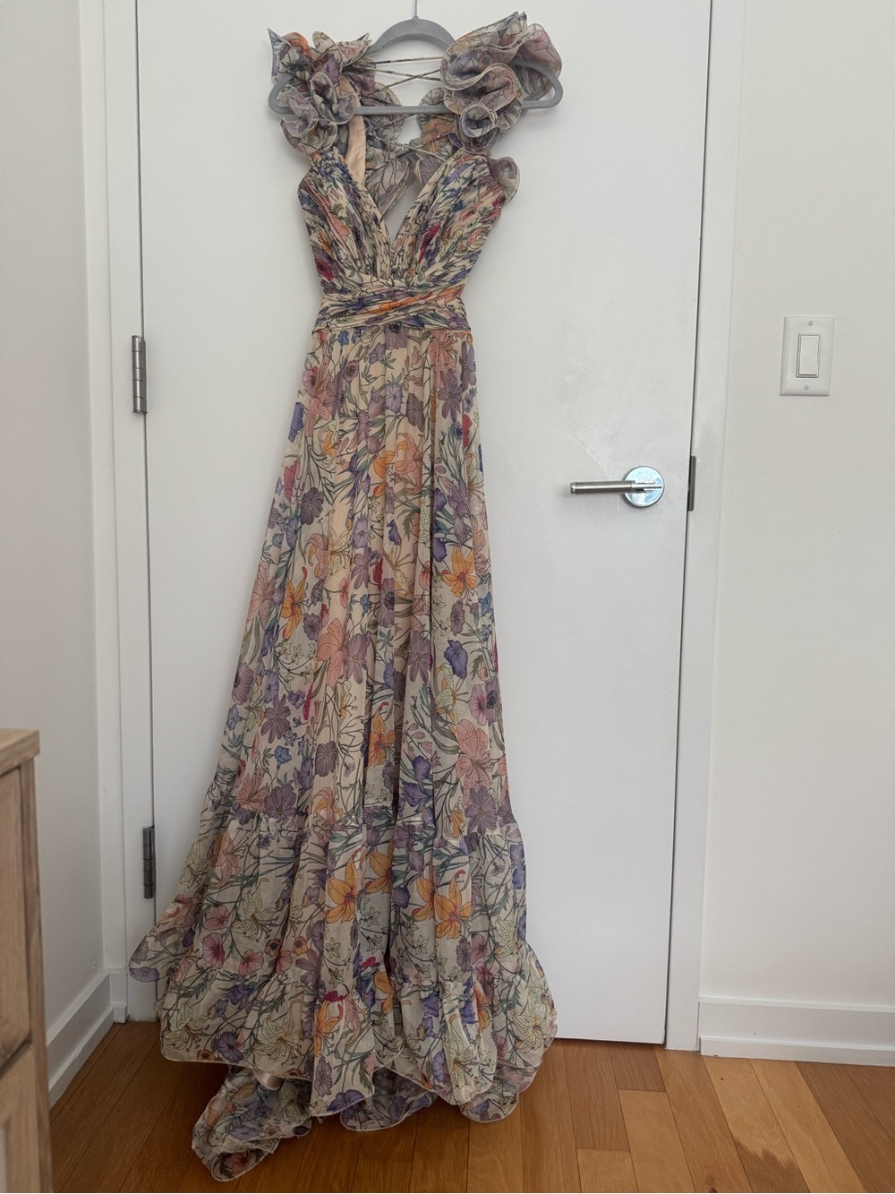 Mac Duggal Ruffle-Sleeve V-Neck Tiered Chiffon Maxi Dress - size 6 - Picture 6 of 9